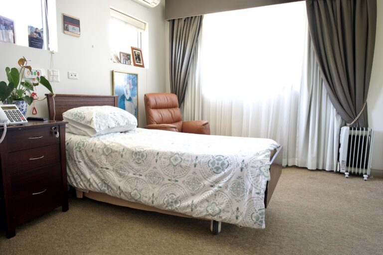 Ibis Care Kirrawee Room Aged Care